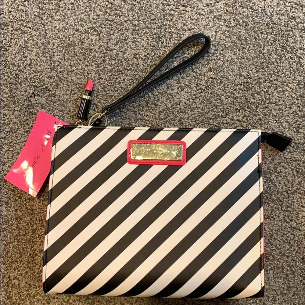 Betsey Johnson clutch. NWT. Super cute!